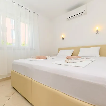 Apartman Apartmani- Lastro *