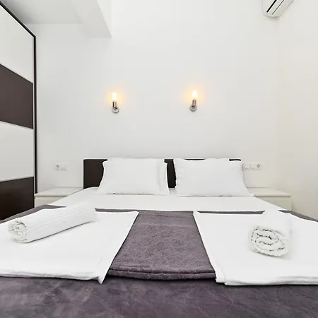 Apartmani- Lastro *