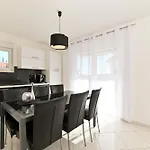 Apartman Apartmani- Lastro *