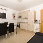 Apartman Apartmani- Lastro *