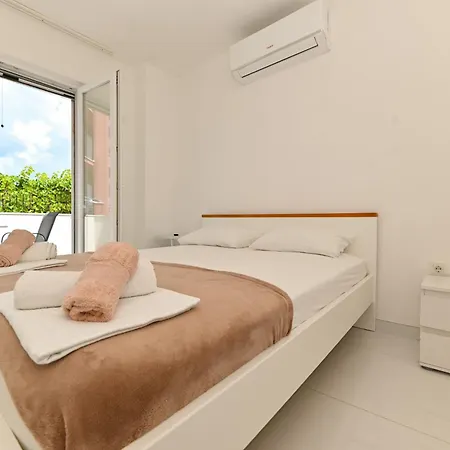 Apartmani- Lastro تروغير