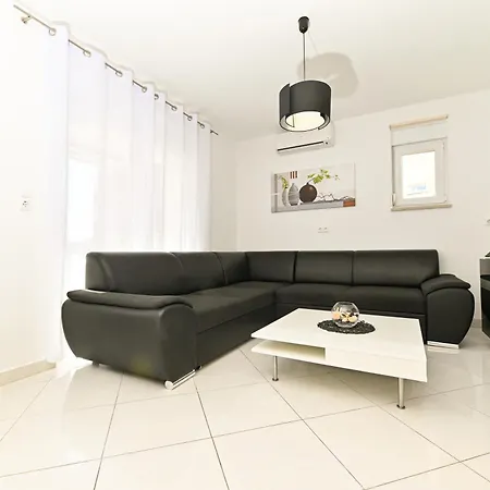 Apartmani- Lastro شقة