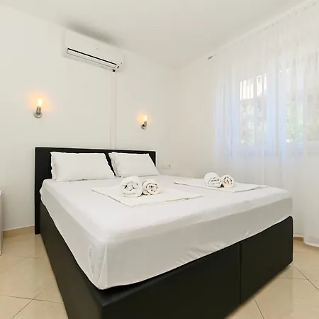 Apartmani- Lastro * تروغير