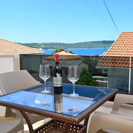 Apartmani- Lastro تروغير