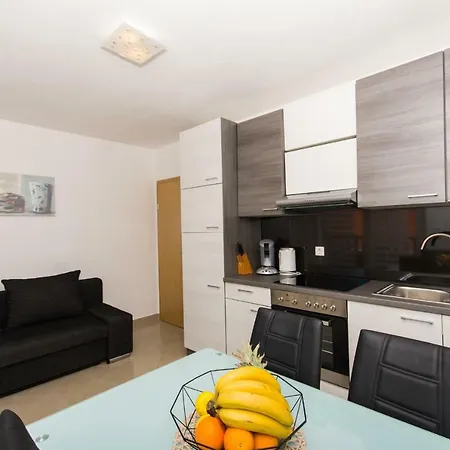 Apartmani- Lastro * تروغير