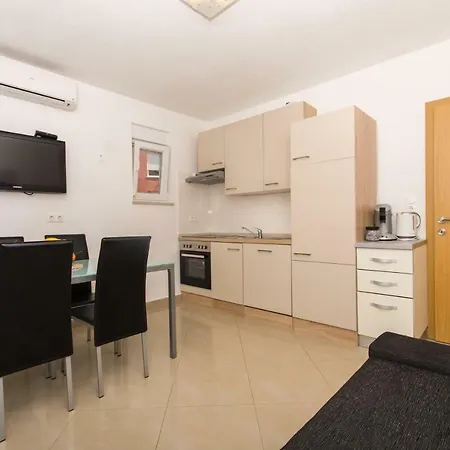 شقة Apartmani- Lastro *